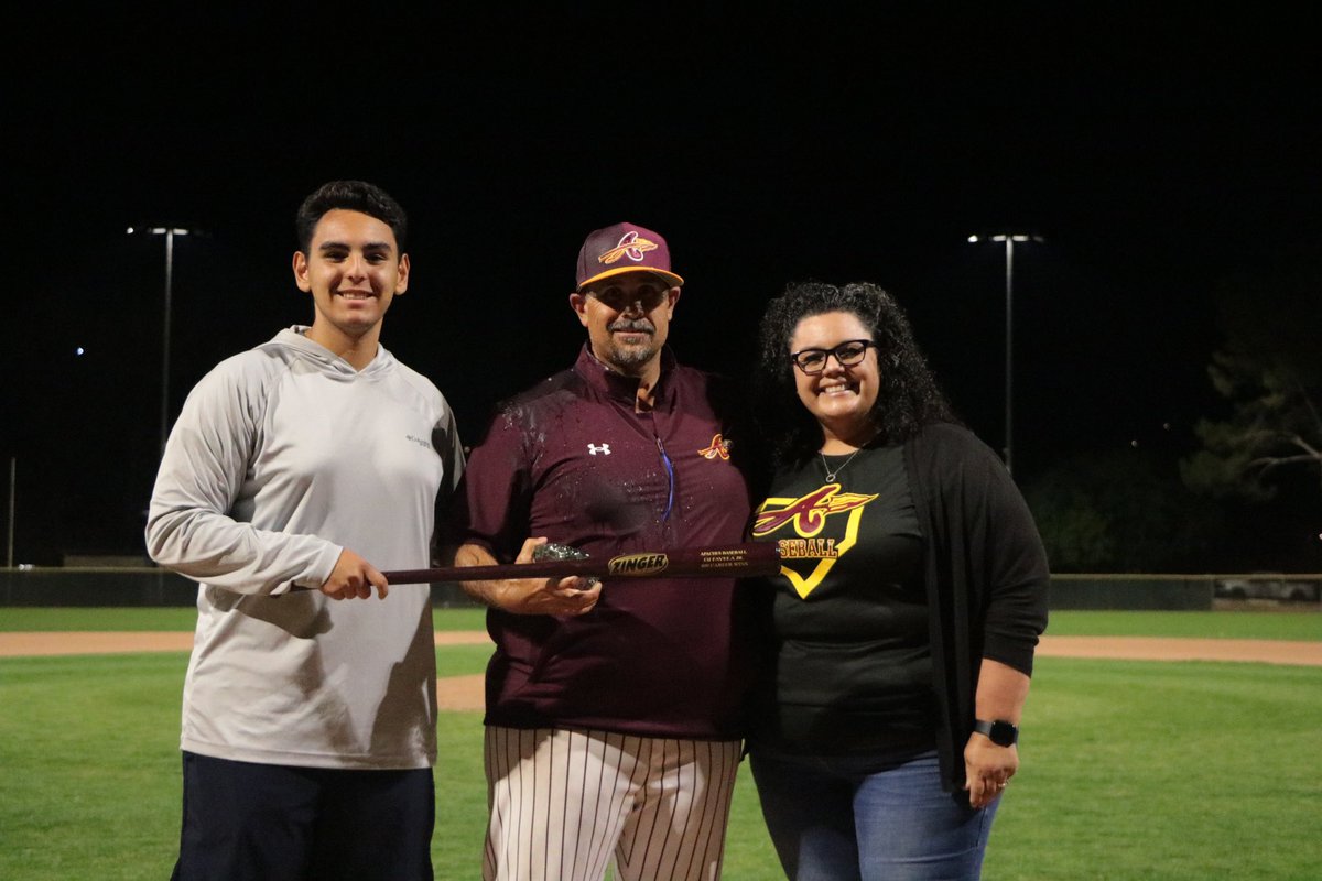 Nogales Apaches tweet media