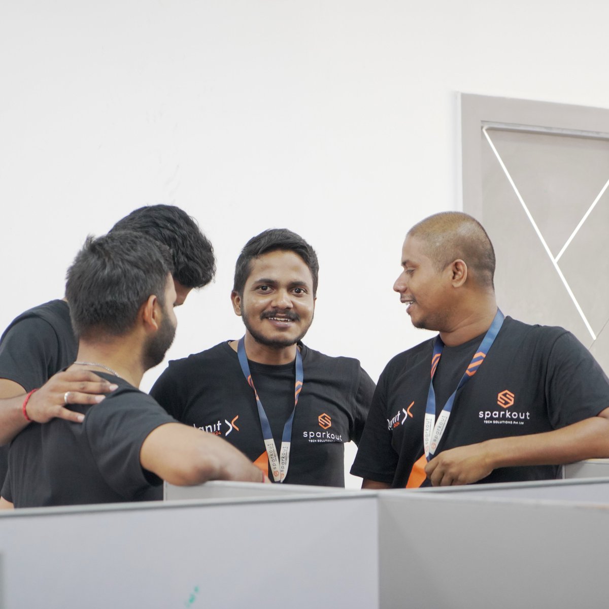 sparkouttech's tweet photo. Here we begin🥁🥁🥁
IgniteX has just ignited with sheer enthusiasm and excitement! You see our team keen to seize the day, as our jury explains the ground rules, all set to transform ideas into innovations, now and not any later!
#ignitx #hackathon #ignitX2k24 #sparkout https://t.co/G09ptF3zlI