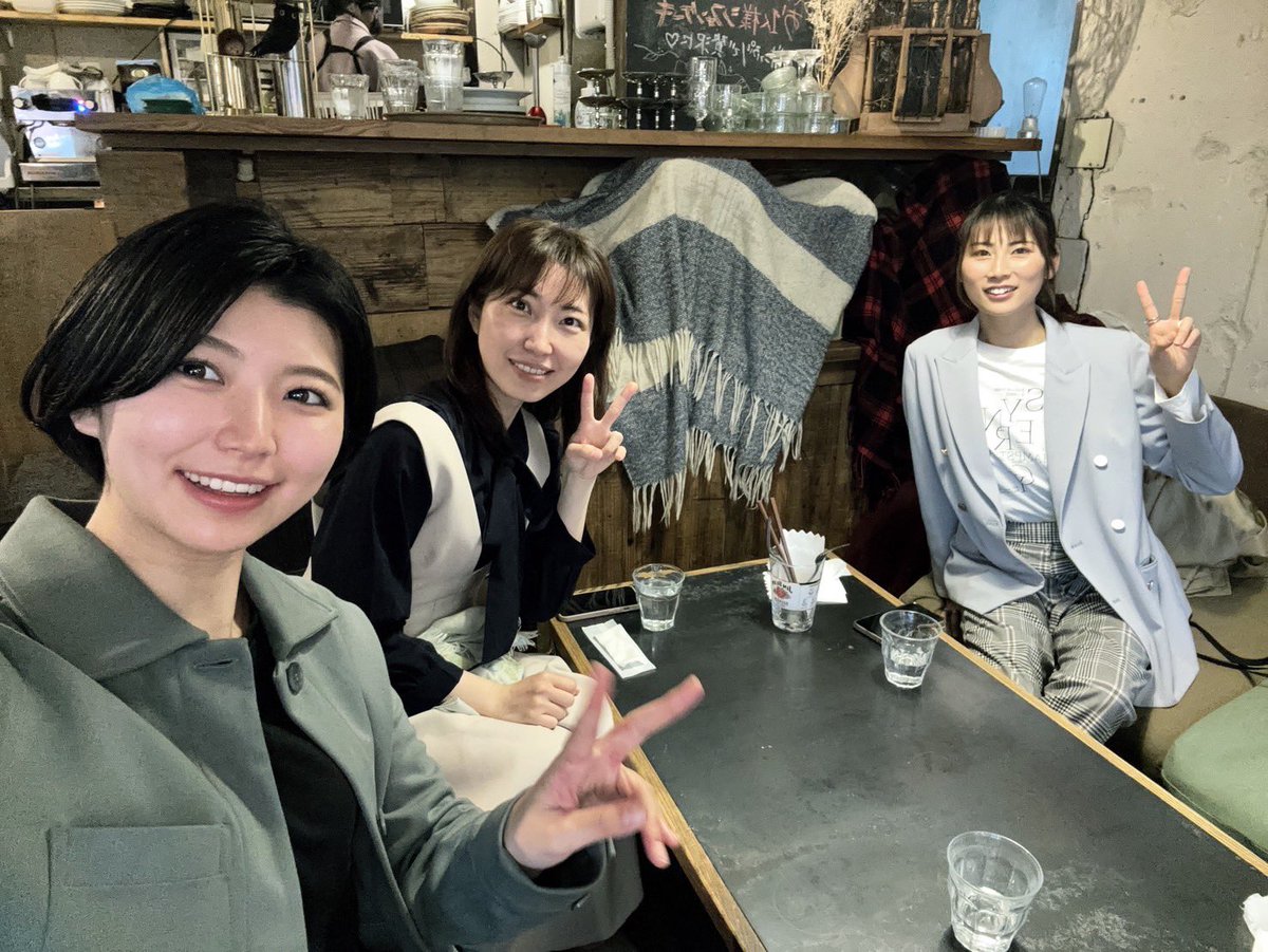 yuri_flute256's tweet photo. 初顔合わせでしたん🥹✨
7/28のメンツ🫰
かなこさんは初めまして！
フルート，ビオラ、ピアノのトリオだよ🌷 https://t.co/o3VlwKRQZF