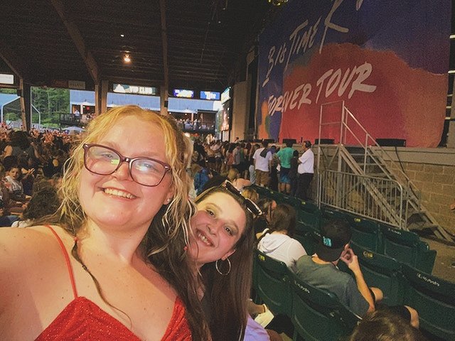 Ilovejwamcp143's tweet photo. Also blessed with a BTR bestie #BTRDay #BigTimeRushDay @Kaeskye97 ❤️ love youuuuu https://t.co/icwbmVzesm