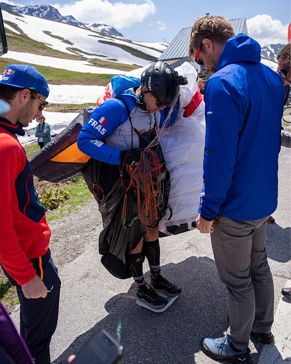 RedBullXAlps's tweet photo. The highs of Col du Petit Saint-Bernard ๐ซ๐ท๐
Say 'gliiide' ๐๐คณ
#redbullxalps #adventure #race #paragliding #hikeandfly #turnpoint #france #montblanc https://t.co/LRXMeUhA3V