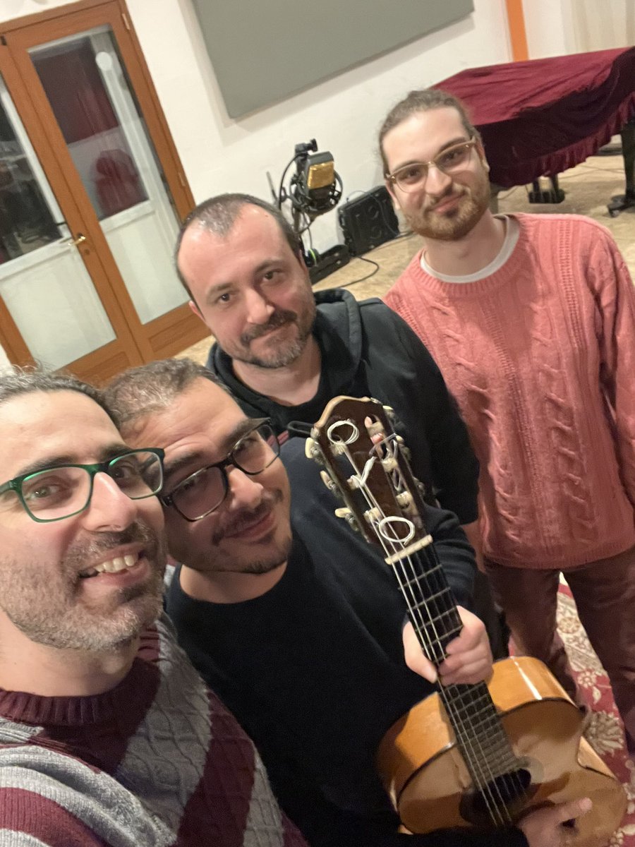 extendedplace's tweet photo. 🎼 @extendedplace is proud to announce the release of 𝙊𝙫𝙚𝙧 𝙏𝙝𝙚 𝙍𝙖𝙞𝙣𝙗𝙤𝙬 by @giacomopalazze1 🌈 The Single, produced by @alethestar, anticipates Giacomo Palazzesi’s forthcoming EP 𝙏𝙤̄𝙧𝙪 𝙏𝙖𝙠𝙚𝙢𝙞𝙩𝙨𝙪 | 𝙎𝙤𝙣𝙜𝙗𝙤𝙤𝙠, due for release on June 7! 🎧 https://t.co/7hm3lDarYL