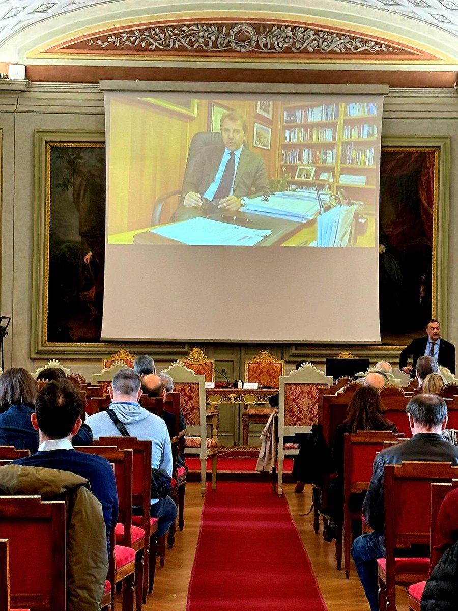 Al via il primo panel. Francesco Giorgino offre spunti di riflessione su #parcondicio e metodi di ricerca. #30anniodp #elezionieuropee #media