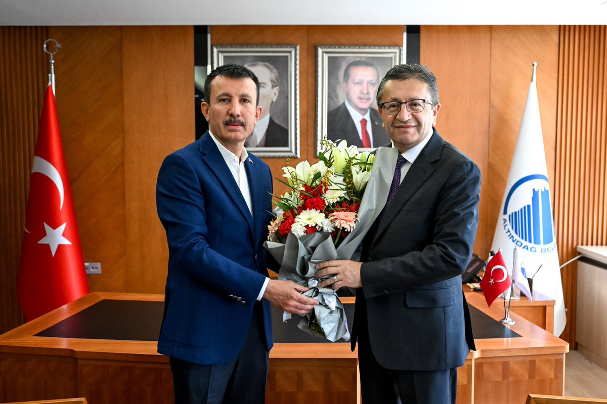 asimbalci's tweet photo. Altındağ’da görevi 31 Mart Yerel Seçimlerinde hemşehrilerimizin de teveccühü ile Belediye Başkanı seçilen Sn. @DrVeyselTiryaki’ye devrettik.

Sn. Veysel Tiryaki’ye yeni dönemde başarılar diliyorum. Altındağımız için hayırlı olsun… https://t.co/4t7oRJ669j
