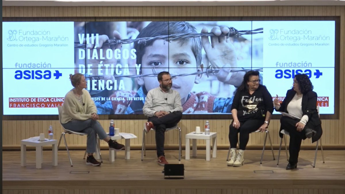 Charrachaparra's tweet photo. “Planificación de las decisiones sanitarias”. “Diálogos de Ética y Ciencia” dirigidos por Benjamin Herreos y Pilar Pinto. Un placer dialogar con LYdia Mower junto con José Miguel Hernández. Gracias Ángeles Cabrera por tu testimonio valioso y reconfortante.
https://t.co/iXFemkZhl7 https://t.co/lZVBzugj0a