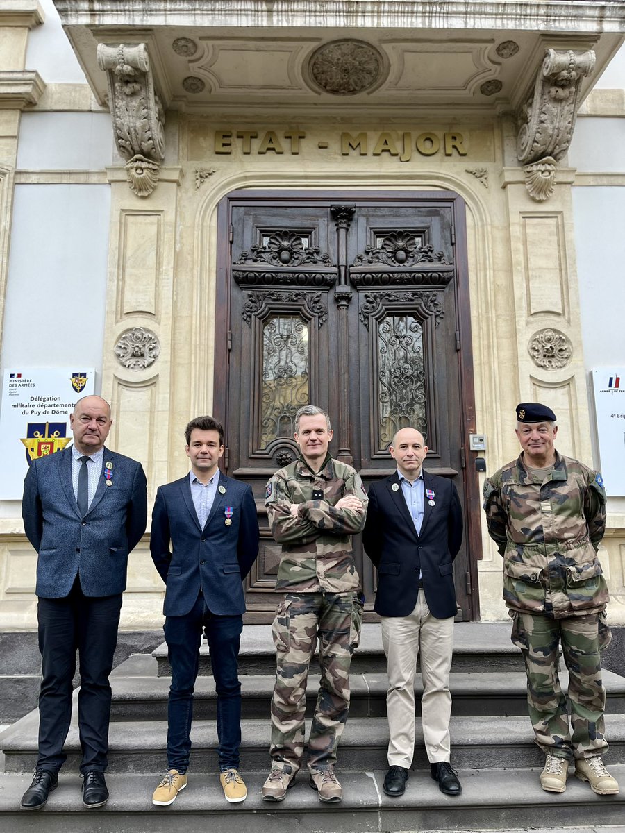 DMD_63's tweet photo. Remise de la médaille des réservistes volontaires de défense et de sécurité intérieure à 3 de nos réservistes citoyens. Fiers de leur engagement ! #DMD63 #RéserveCitoyenne #MRVDSI https://t.co/x0mociJKMC