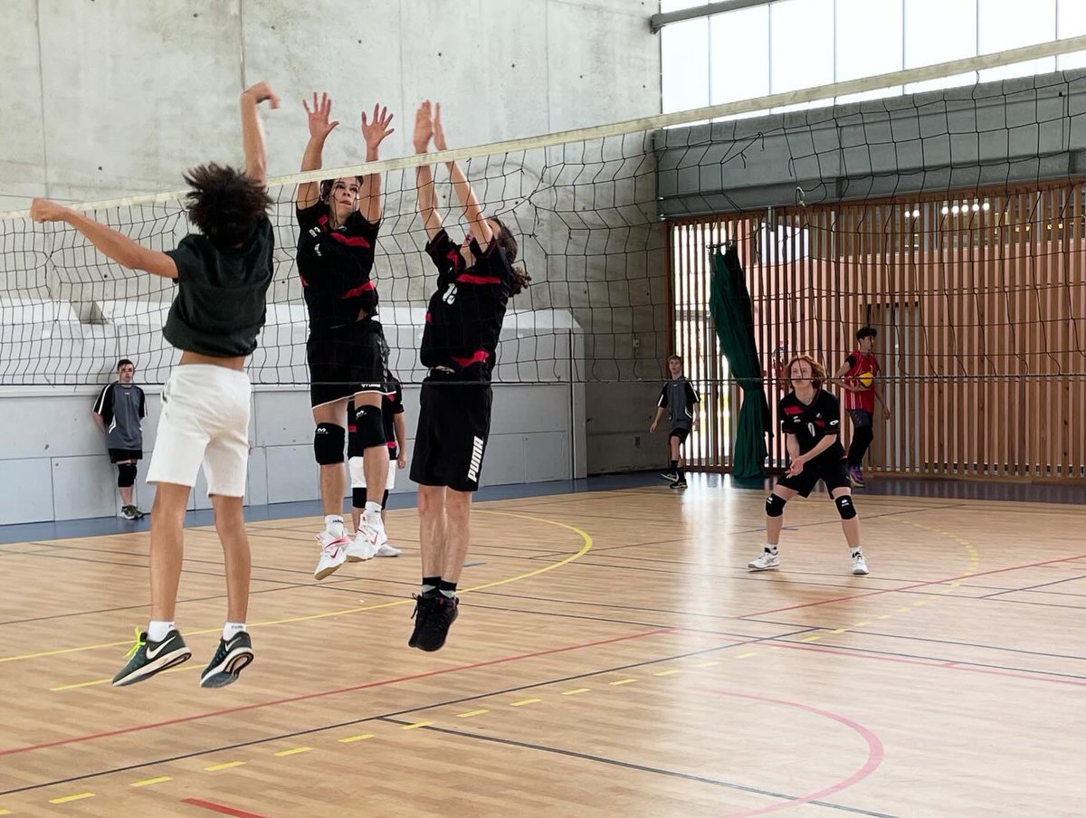 Rencontre Lycées en Volley-ball à Caussade ! #jeanneetserge #volleyball #caussade #tarnetgaronne #unss