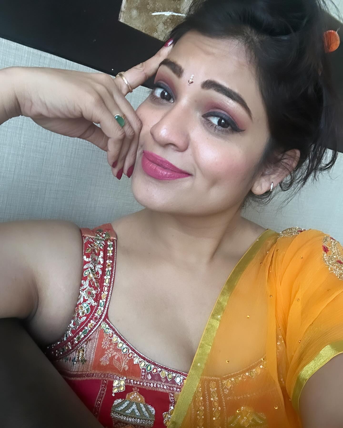 GKYeFdlaAAA4363?format=jpg&name=large