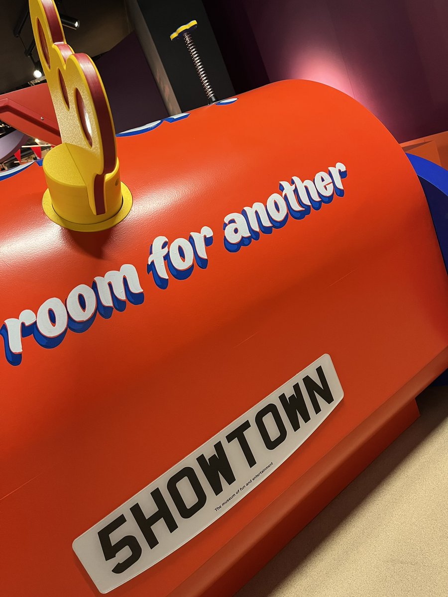 🤡 Send in the clowns! Toot toot - we’re looking for some comical clowns to take our very special Showtown car for a spin in the circus ring; we’ve got everything for your great little entertainers here at Showtown! 🎪 #showtown #blackpool #easterfun #familyfun