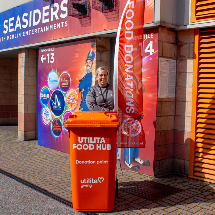 Are you going to the @blackpoolfc game Tomorrow?🏟 Kim will be outside the club shop from 2 pm collecting food donations for Blackpool Food Bank 🍎🥫 Most needed Items: Tinned Fruit and Veg 🥕 Biscuits 🍪 Your donations are very appreciated 🧡 #UTMP 🍊 | #TangerineTogether