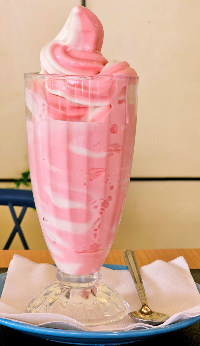 A serving of EK's mega ice cream glass.🍨🍨 Order a glass at only 12,000/= from any of our branches. For delivery call: 📌Kasangati: 0704781954 📌Mukono: 0788177000 📌Bweyogerere: 0702570042 #icecream #goodmemories #Friday