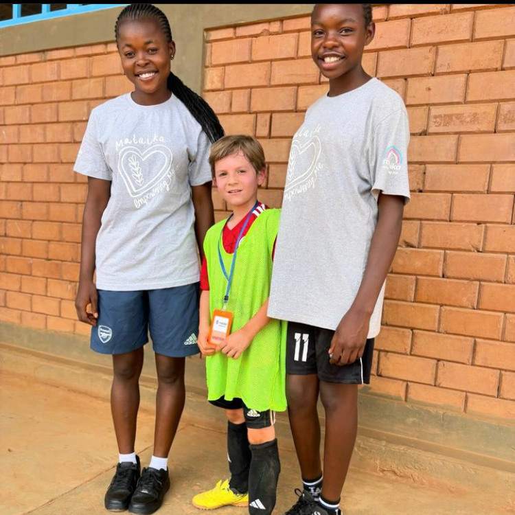 It's a real pleasure to finally welcome our longtime supporter Christophe Allard and his family to Malaika! Christophe and his wife Katia both work in aviation, an industry that many of our girls dream about entering after their education. Thank you for inspiring our community!