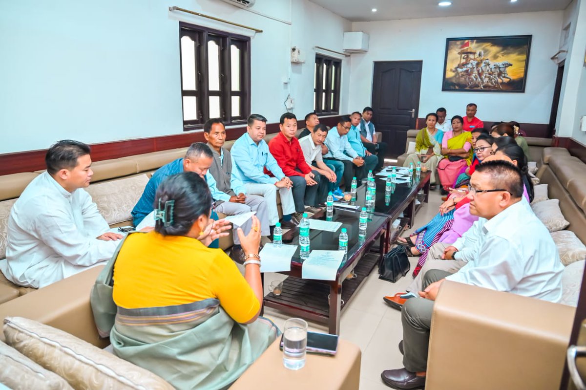 State President Smt @AShardaDevi na preside touduna BJP Thongju Mandal gi oiba core Committee meepham ngasi Hon'ble Minister Shri @BiswajitThongam , State VP Shri Nongthombam Nimbus Singh ,Imphal East District President Shri P.December , Mandal President yaona pangthokkhre.