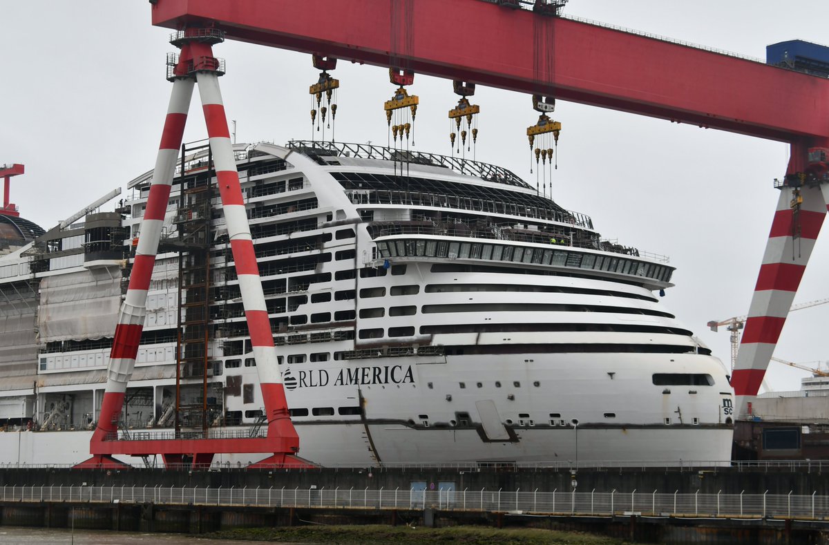 Pose du dernier bloc.#chantiersdelatlantique #mscworldamerica #saintnazaire #saintnazairerenversante #saintnazairetourisme  #loireatlantique