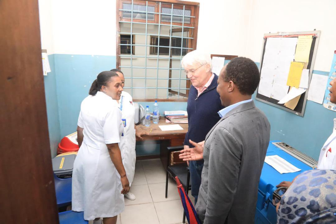 UK Minister of State for Development and Africa is in Tanzania! 🇹🇿🇬🇧 During a visit to Vigunguti Dispensary, Minister Mitchell announced a further £12 million for the extension of the Scaling Up Family Planning programme in Tanzania 🤝