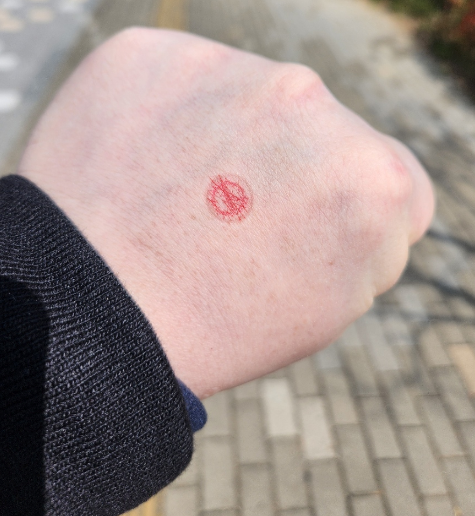 purutulive's tweet photo. 찍고 와쓰요. 근데 번젓네...
와... 손 둥근거 봐 😱 https://t.co/5gFYG7GuWh