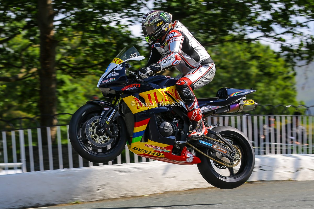 #flyinfriday Some old fella who was confused as what bike he was on !! 😎🤑 @jm130tt @PadgettsRacing1