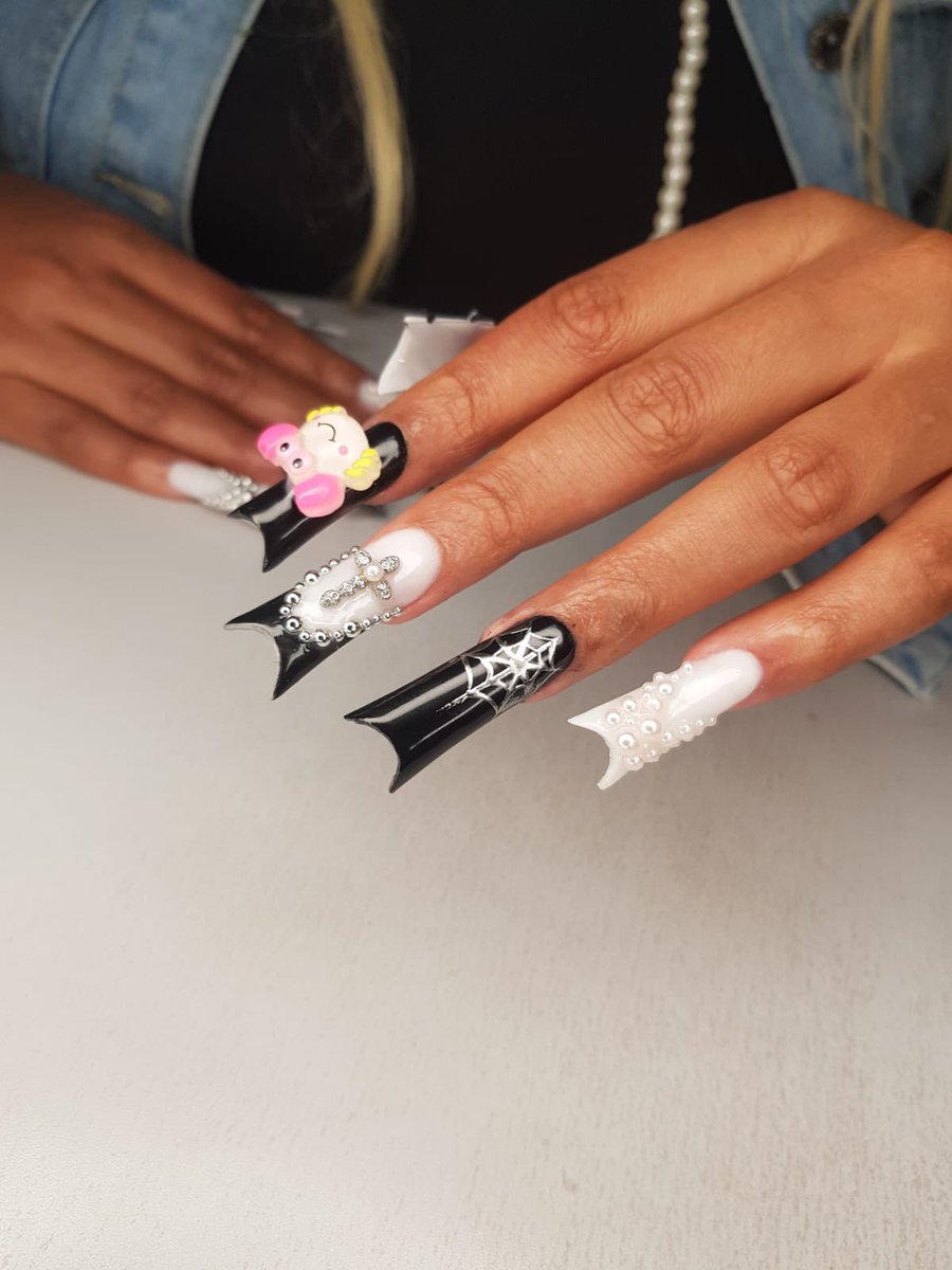 AlexNailstech's tweet photo. Duck nails getting recognition 
Would you rock this set??
Give us a visit 
📍 The Bazaar Plaza 9th Floor B913 https://t.co/C2PEOMNCoN