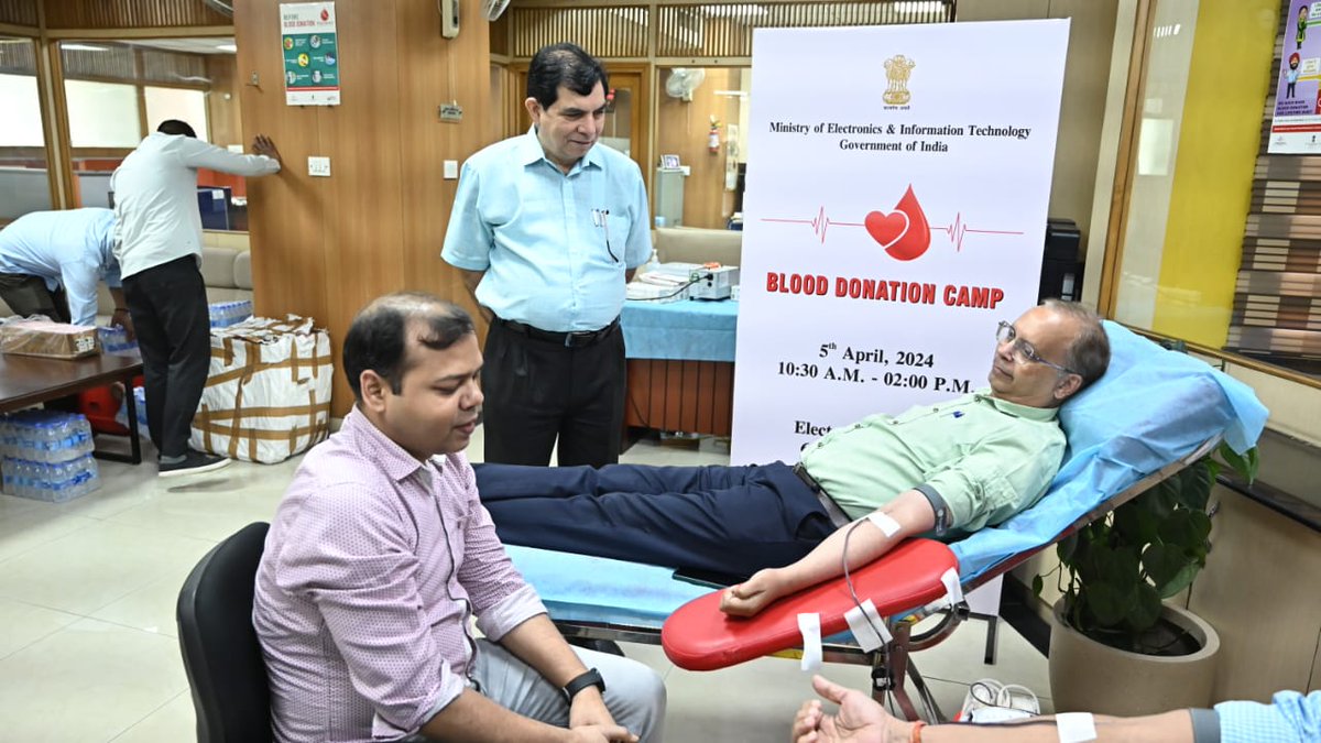 🩸 MeitY organised a Blood Donation Camp in association with AIIMS Blood Bank today (April 5, 2024). Here are a few glimpses.

#DonateBlood #DigitalIndia @GoI_MeitY @aiims_newdelhi