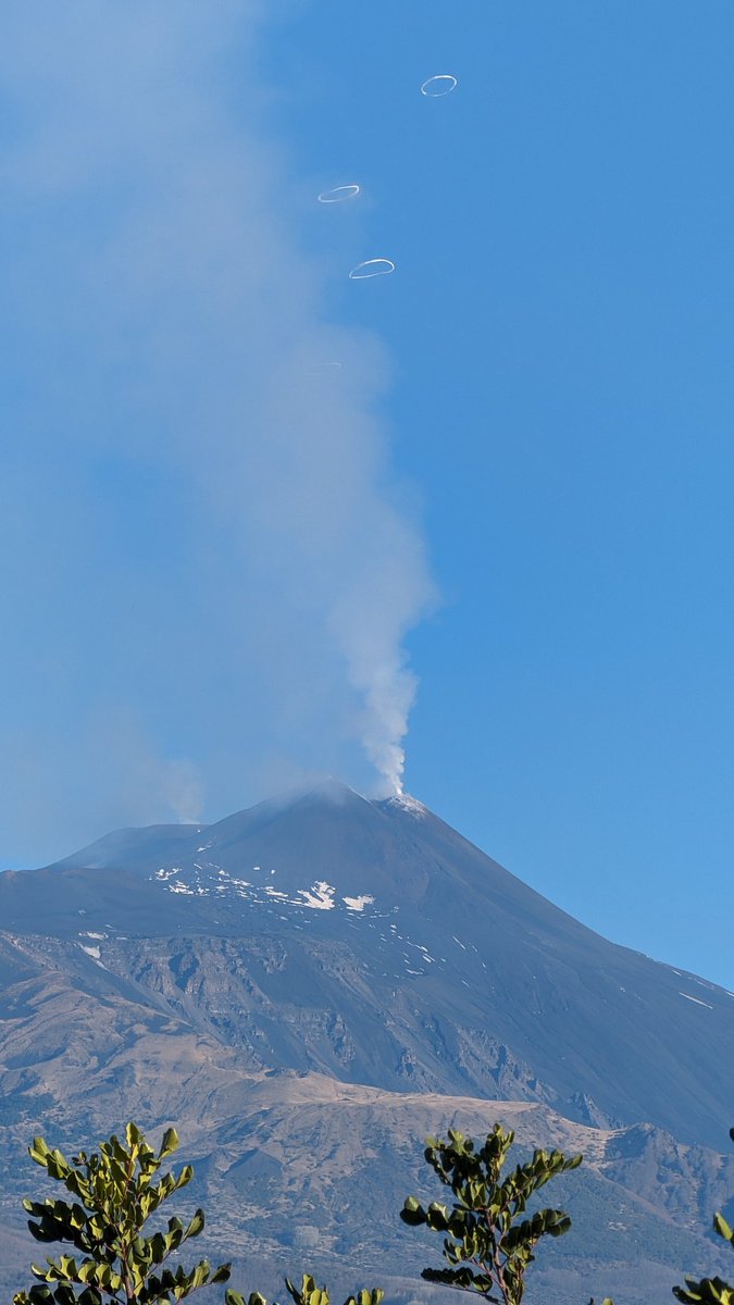 #etna volcanic vortex rings @etnaboris #pixel8pro #picoftheday