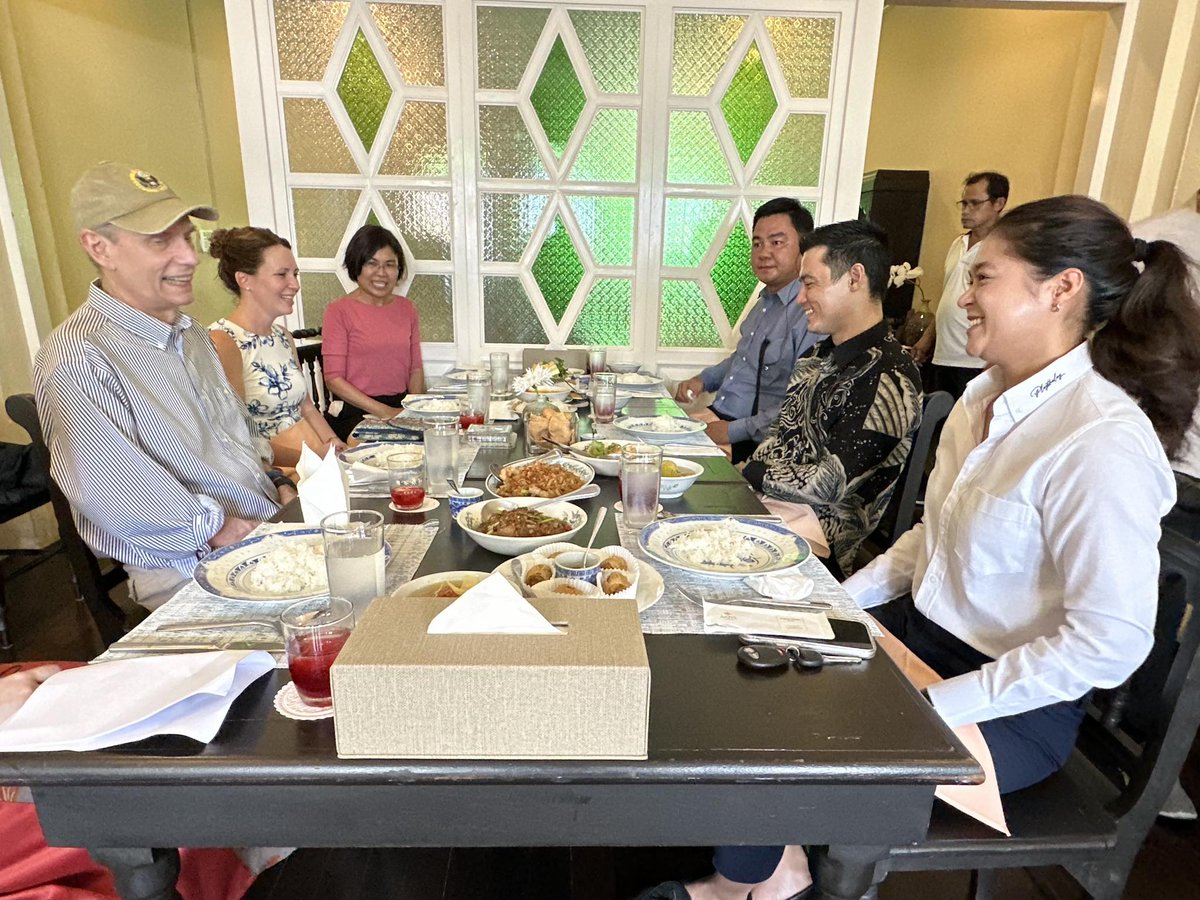 Enjoyed sitting down with Phuket politicians from across the political spectrum. Listening to different voices and learning about the issues that affect the people of this beautiful province helps strengthen the 🇺🇸-🇹🇭 relationship. #190ThaiUS