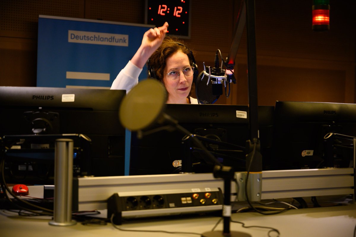 In unserer aktuellen JOURNAL-Ausgabe haben wir uns gefragt, was in diesen politisch bewegten Zeiten guten #Journalismus ausmacht. Annika Schneider hat spannende Antworten von erfahrenen Redakteuren und Wissenschaftlern erhalten (Foto: Bernd Arnold) >>> journal-nrw.de/auf-den-kern-b…