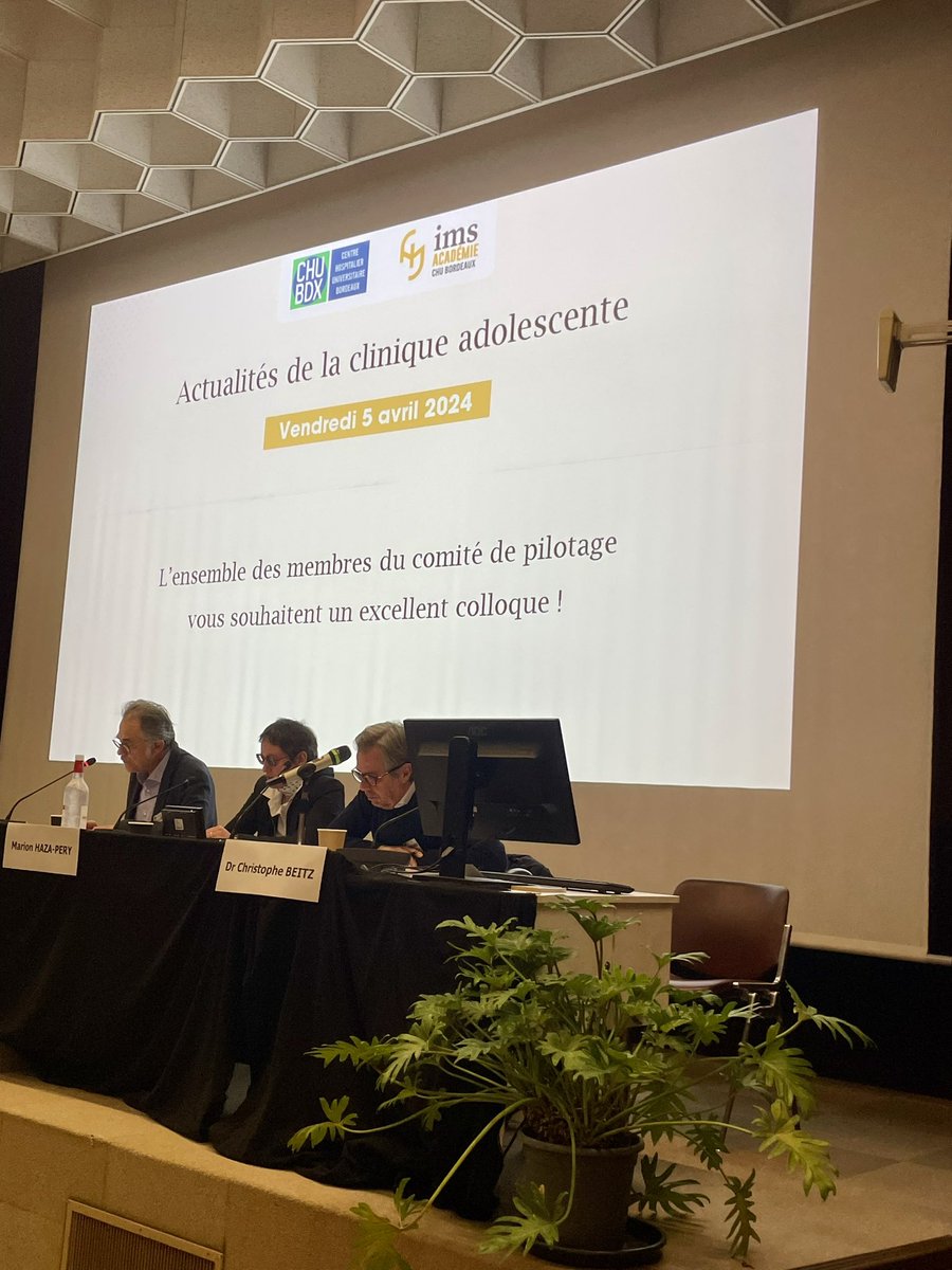 Heureux d’ouvrir ce colloque sur les actualités de la clinique adolescente Le suicide reste la 2nd cause de mortalité chez les 15-25 ans et les troubles des conduites alimentaires 1ère cause de mortalité parmi les maladies mentales Merci au Centre #JeanAbadie 👏👏@CHUBordeaux