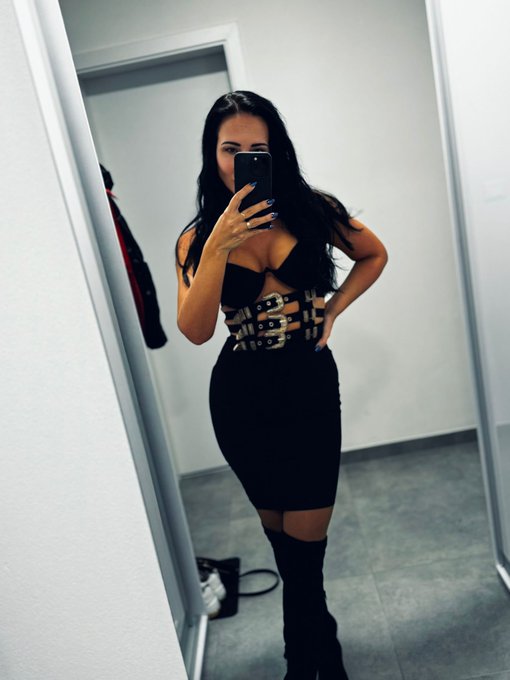 Do you like me? write it to me in the comments😈 RT🔥 = GIFT🎁  https://t.co/0W2YGruL2o https://t.co/o9