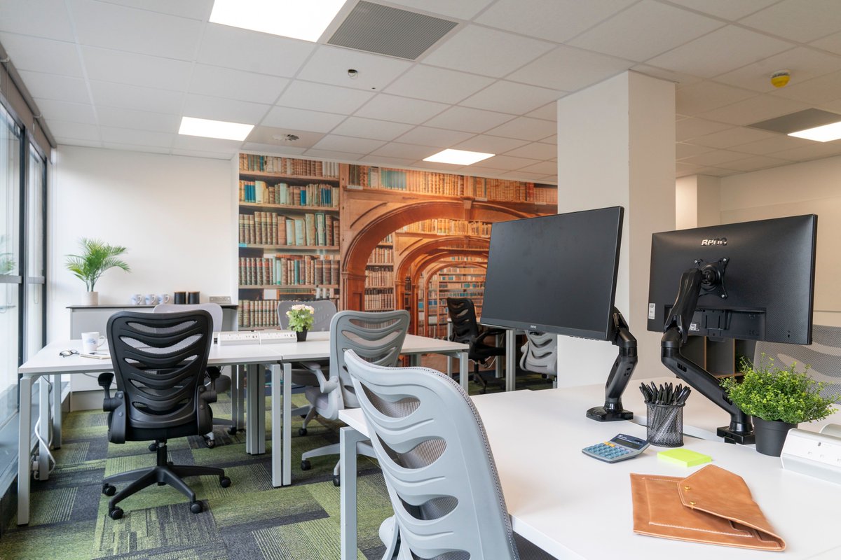 Experience a new office environment in Bristol! Contact Office Hunt to schedule a visit! #officetolet #officehunt #officesearch #officerental #coworking #privateoffice #workspace #servicedoffice #businesscentre #bristol #southwestengland #coworkingspace
