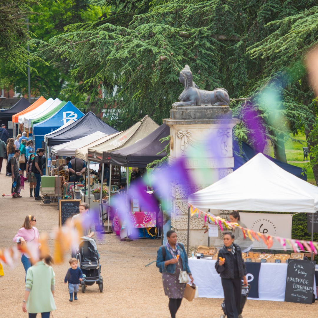 It's the first weekend of April, which can only mean one thing... Duck Pond Market on Sunday! Enjoy the finest goods that Chiswick has to offer, all in one place. Including a new stall from @maame_ts_kitchen who will be serving up some delicious African inspired dishes.