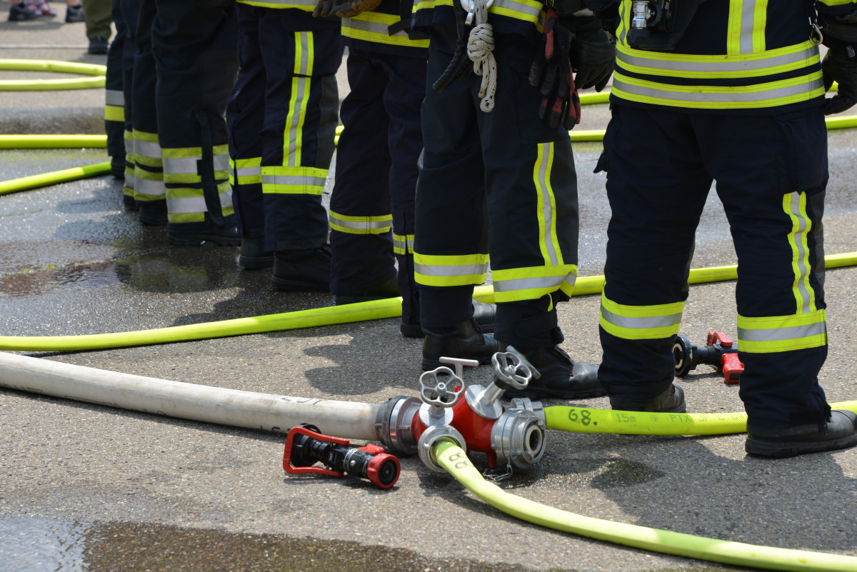 Ce jeudi 11 avril à 9h00 se déroule un exercice du @SIS_2A au dépôt pétrolier d’#Ajaccio (DPLC) situé dans la zone industrielle du Vazzio. Pas de panique à la vue de véhicules de secours à proximité des lieux 😉