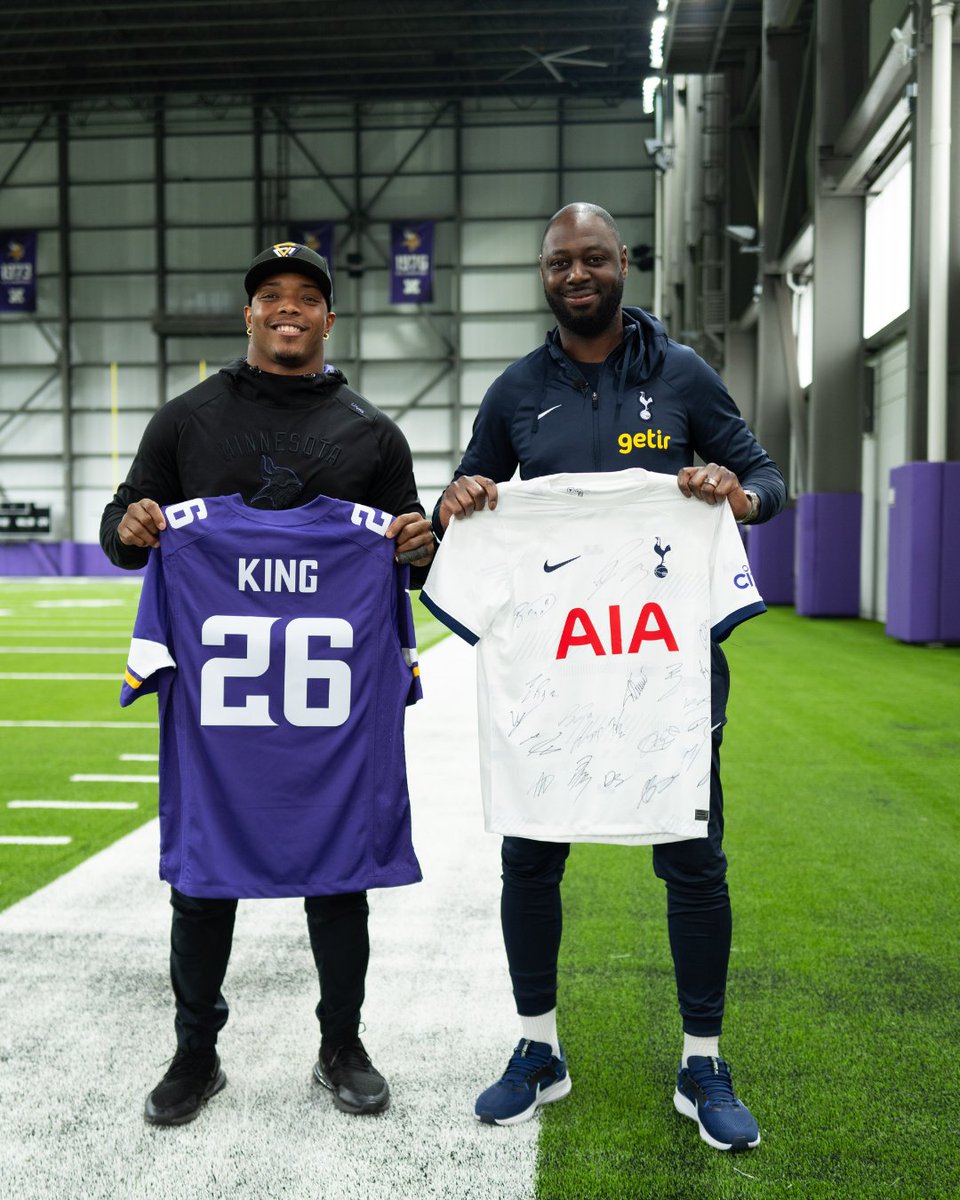 SKOL 🤝 COYS Always a blast when a Tottenham Hotspur legend graces our turf! Thanks for coming, @ledleyking