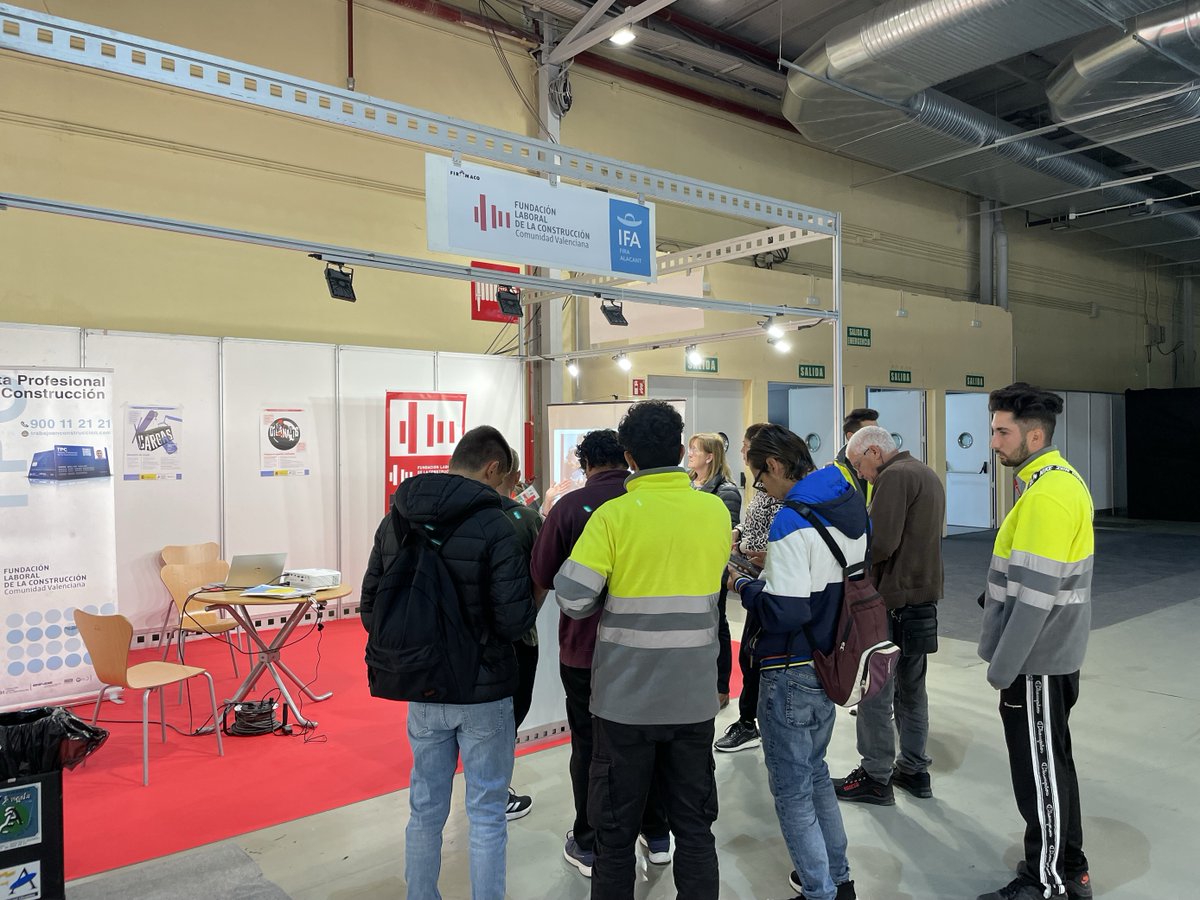 FLCconstruccion's tweet photo. 📚 Estamos en #FIRAMACO para informar sobre nuestra oferta formativa, portal de #ConstruyendoEmpleo y todos los servicios de la FLC.
¡Pásate a conocernos en el stand 101! 😉
📍 @IFA_FiraAlacant
#EresLoQueConstruyes https://t.co/fk9h2hgZTP