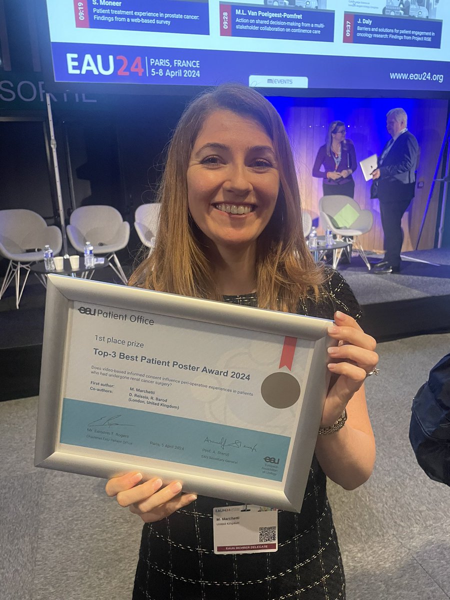 Congratulations @MartaEMarchetti on her prize-winning presentation at #EAU24 evaluating web-based video consent for renal surgery 🥂🎉 + to @RoyalFreeNHS specialist centre for kidney cancer team for driving this initiative @RaviBarodUrol