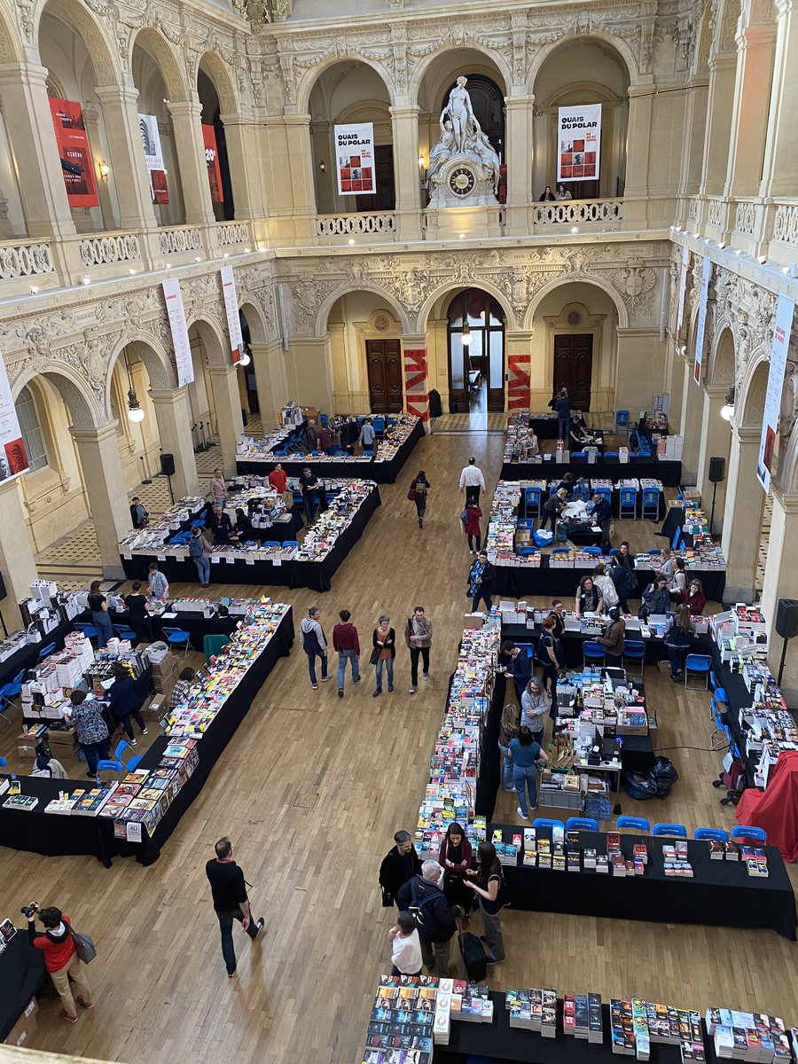 First day of @qdpconnection at the Palais de la Bourse de Lyon

Impressive setting! 

#CitiesofLit #Lyon