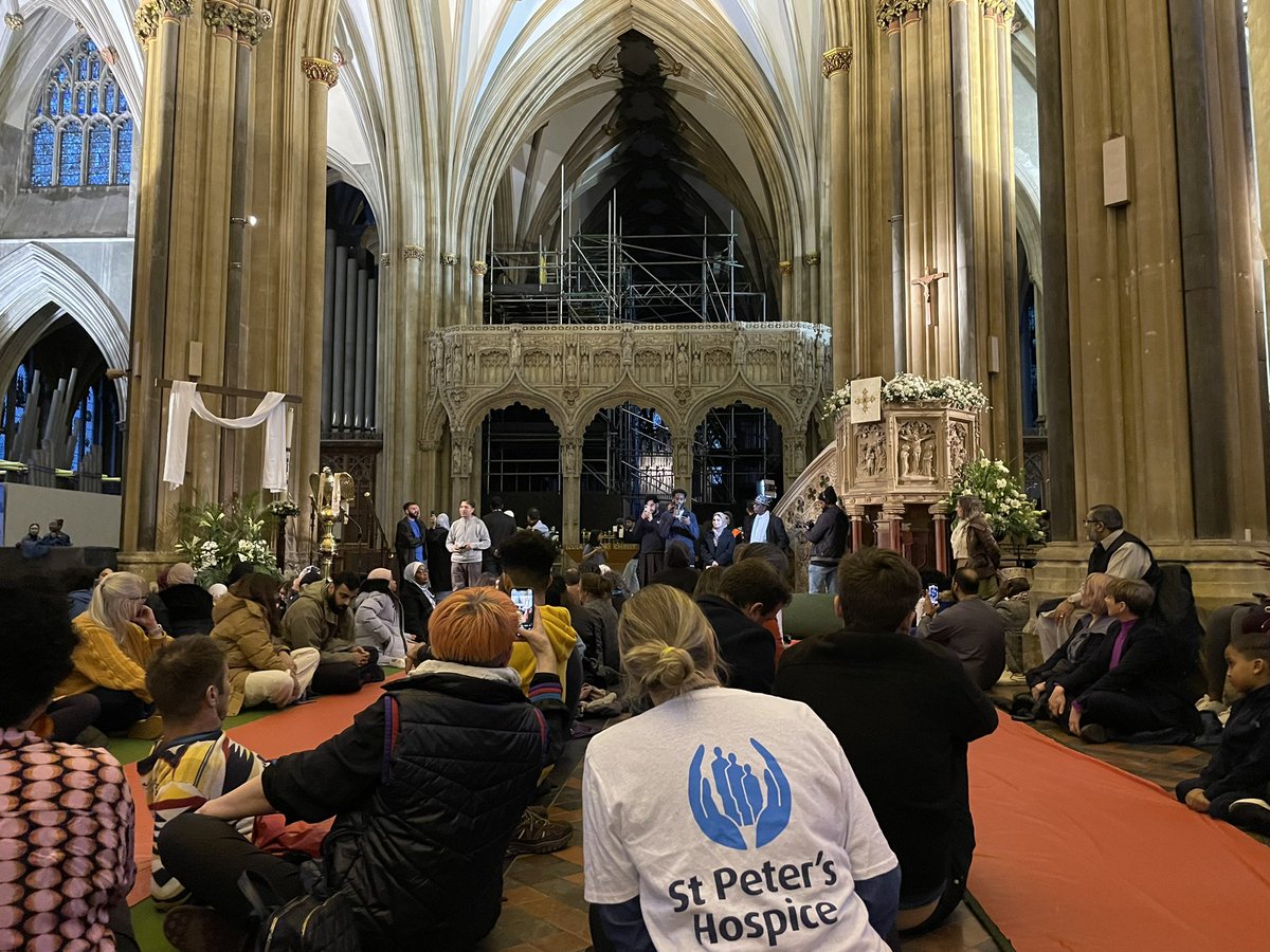 So grateful to be part of the Grand Iftar last night at Bristol Cathedral. Many conversations with folk as together we celebrated peace and hope. Our care &amp; support is for all of our communities. @stpetershospice <a href="/hospiceuk/">Hospice UK</a> #grandiftar2024