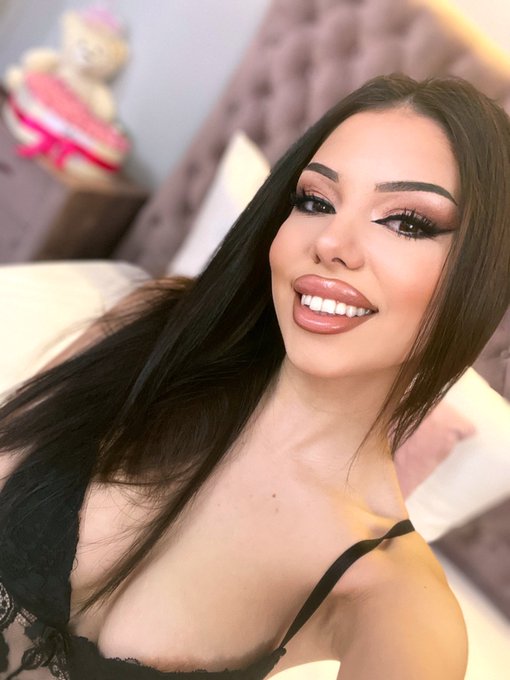 Smile, it&rsquo;s Friday! 🥰  https://t.co/HdEo9ryoRU   #smile #girl #beautiful #goodmood https://t.co/cadf<a href="/tag/smile"class="tags"><span>#smile</span></a><a href="/tag/beautiful"class="tags"><span>#beautiful</span></a><a href="/tag/girl"class="tags"><span>#girl</span></a><a href="/tag/goodmood"class="tags"><span>#goodmood</span></a>