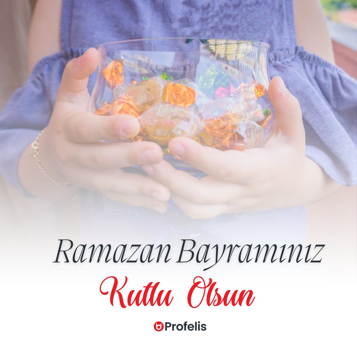 Sevdiklerinizle birlikte huzurlu bir bayram geçirmenizi dileriz. İyi Bayramlar! #RamazanBayramı