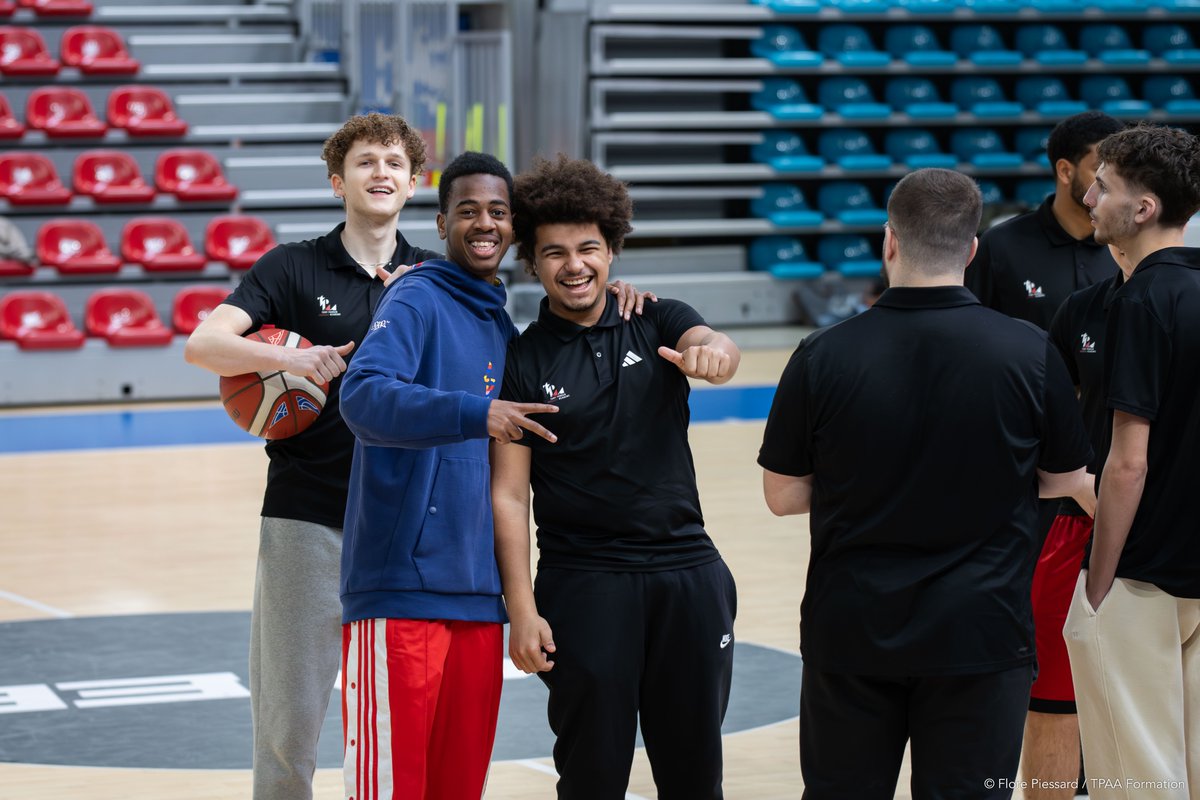 TP_A_A's tweet photo. 🏀🤝 Nos BPJEPS se sont rendus hier matin à Mado Bonnet pour animer des ateliers autour du basketball à l'occasion de la seconde édition de l'événement "𝙄𝙢𝙥𝙪𝙡𝙨'𝙝𝙚𝙧", organisé par @ASVEL_Feminin !

#TPAA https://t.co/oAlS0igPyG
