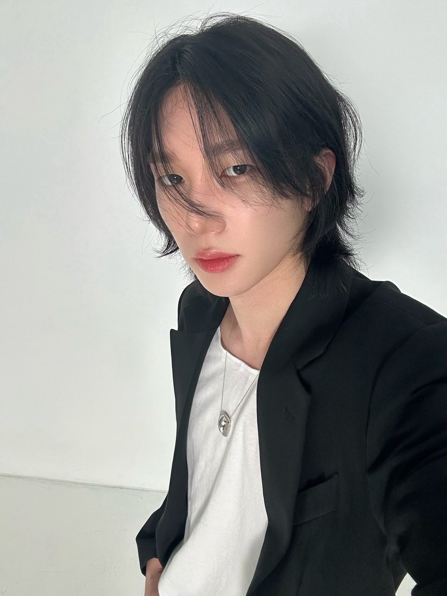 P1H_members's tweet photo. 날씨가 너무 좋다🌸

#P1Harmony #THEO https://t.co/av6XXYS6rl