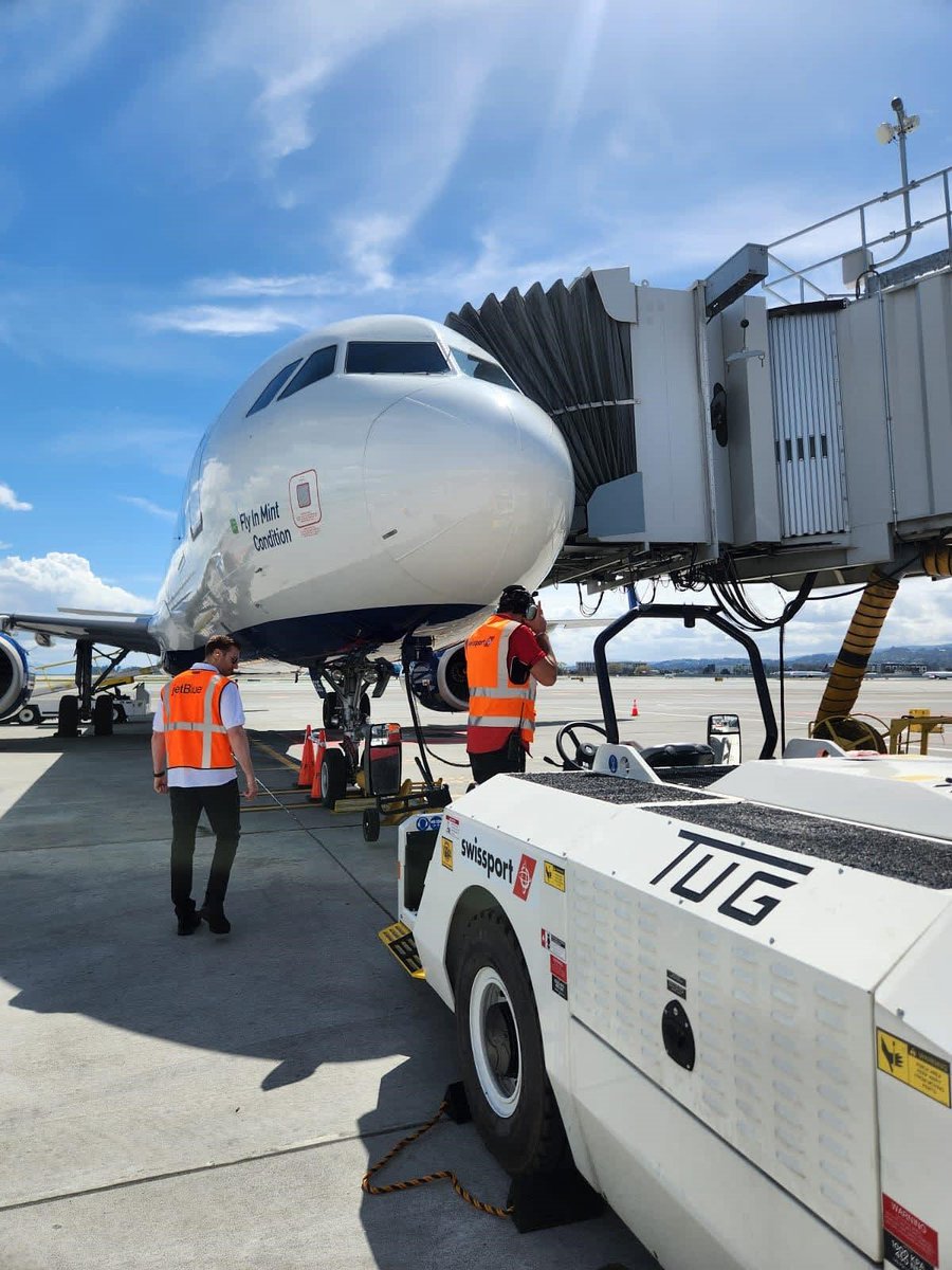 We're thrilled to kick off #groundhandling services for @JetBlue at #SFO San Francisco International Airport 🇺🇸🛫 Our #Swissport team will be handling up to 84 weekly flights for the airline.🌟✈️