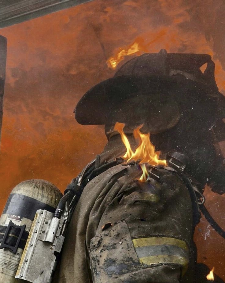 📸🚨La FOTOGRAFÍA es un arte. 

En nuestro oficio se pueden sacar auténticas OBRAS MAESTRAS, hagamos un ÁLBUM de ellas entre todos.

👉🏼 Sube una foto al hilo, la que más te guste sobre bombeos o emergencias en general, dale a mg y rtw (difunde), empiezo yo 🔥