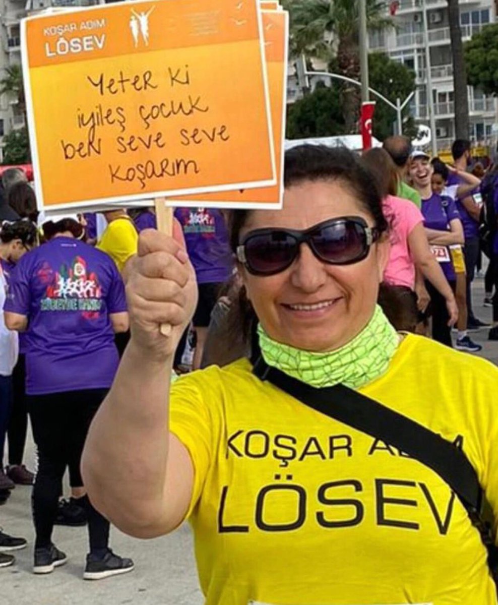 28 Nisan 19.İstanbul Yarı Maratonunda tedavisi yarıda kesilmiş Lösemili Çocuklarımızın eğitimlerine kaldığı yerden devam etmeleri için koşuyor arkadaşımız.. kampanyasına link üzerinden bağışlarınızla destek olabilirsiniz.🙏 ÖNCE ÇOCUKLAR İYİLEŞSİN 🌸 losevkosaradim.com/KosarAdim/Kamp…