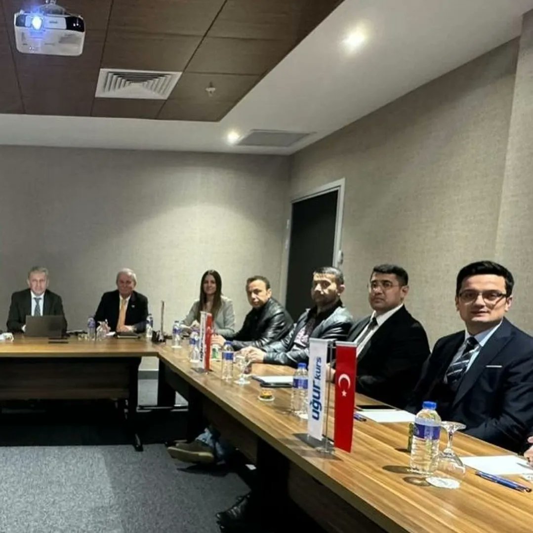 sakaryaugurokul's tweet photo. Uğur Okulları &amp; Uğur Kurs Doğu Marmara Kurucularımız ile bir araya gelerek 2024-2025 Eğitim-Öğretim Dönemi Stratejilerimizi paylaştık. Genel müdürümüze ve tüm kurucularımıza teşekkür ederiz. https://t.co/QIhoXsd8zc