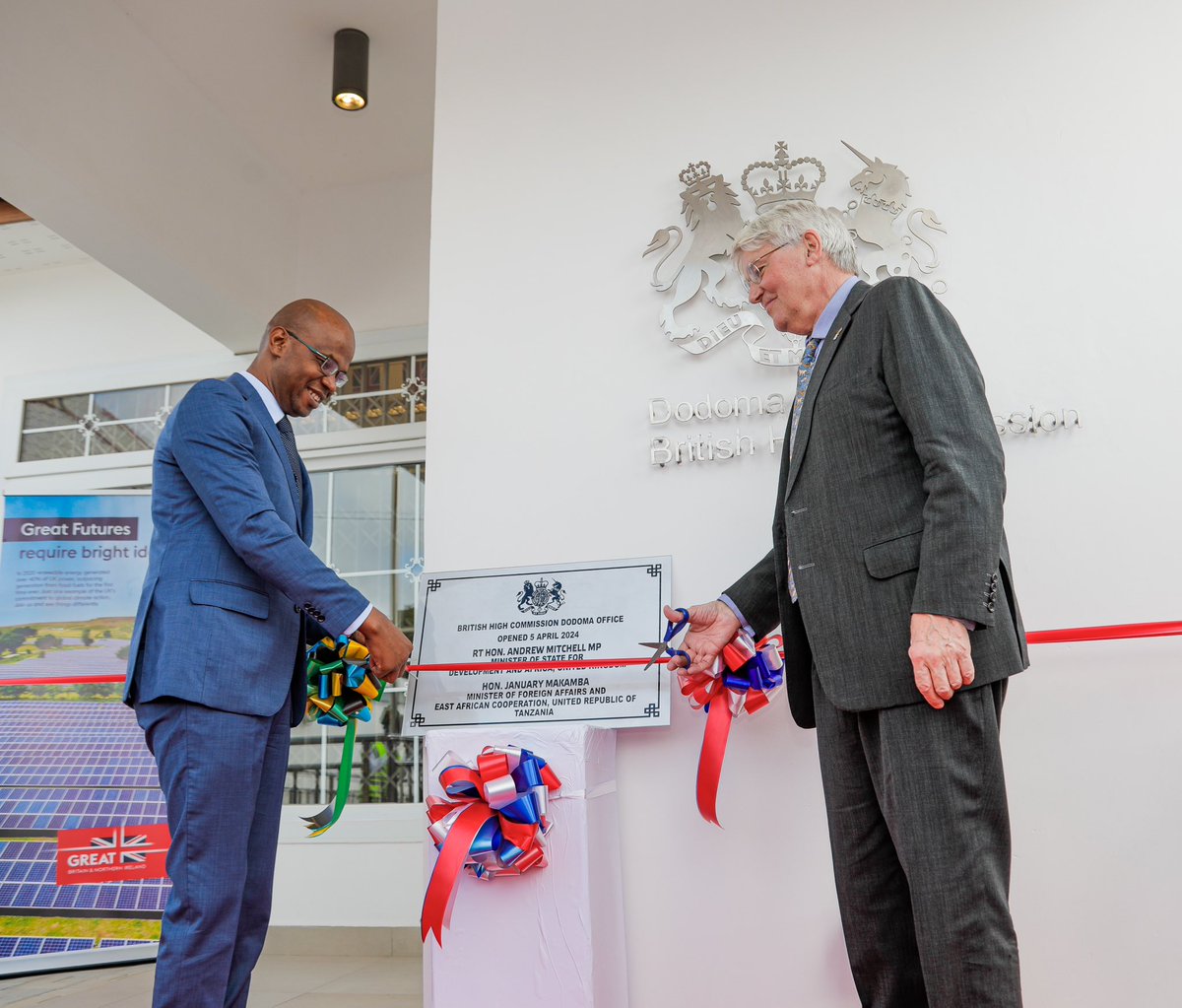 Today Foreign Minister January Makamba @JMakamba and I officially opened the UK High Commission office in Dodoma. The office will enable closer working between the UK and Tanzania, strengthening our historic partnership 🇹🇿🇬🇧