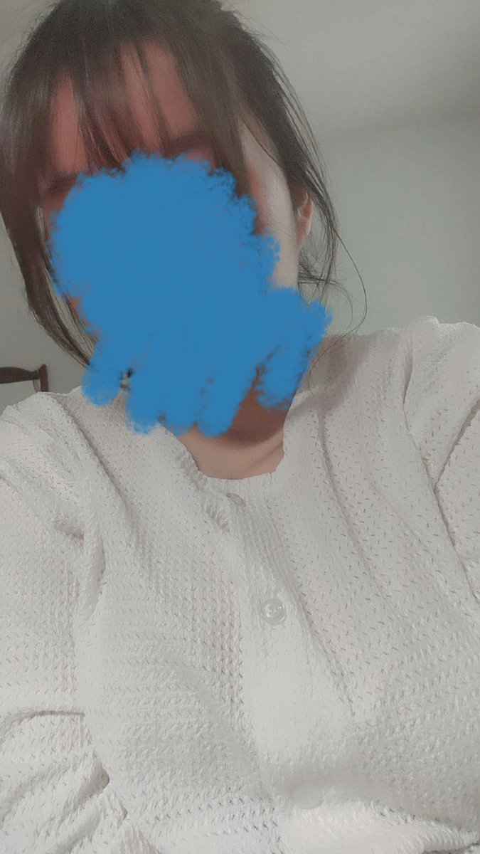 Retyee1's tweet photo. 慢慢脫🫢
不要急🫢
有扣子的衣服真的是很方便欸👀 https://t.co/53GmgWMmRR