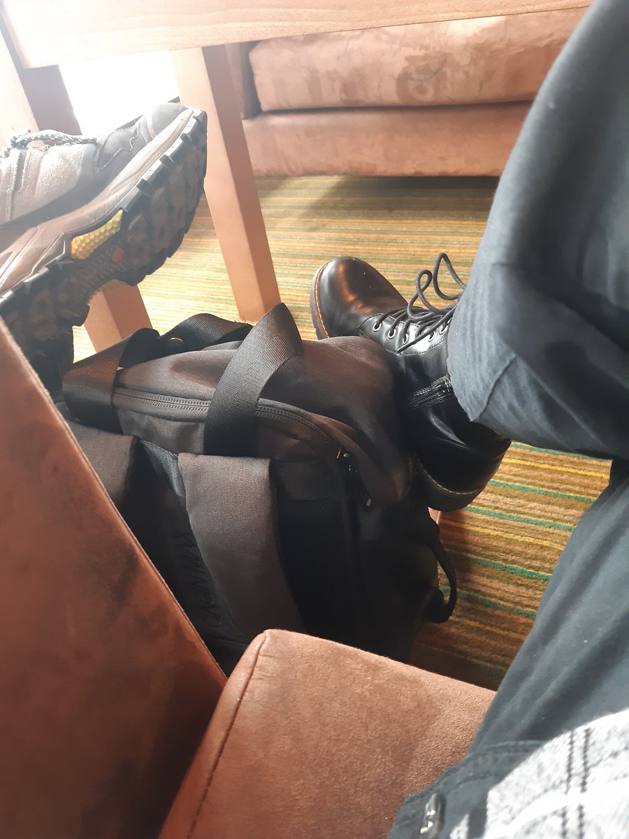 Waiting to check in...
😴😴😴