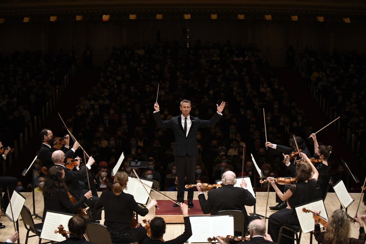 Two years ago #OTD 📅 Alexander Shelley and @NACOrchCNA gave the U.S. Premiere of @philipglass Symphony No. 13 at @carnegiehall. Listen to the live recording of 'Truth in Our Time' on our website: ▶️ c.nac.ca/TruthinOurTime 📸 Dominick Mastrangelo | #NACOTour