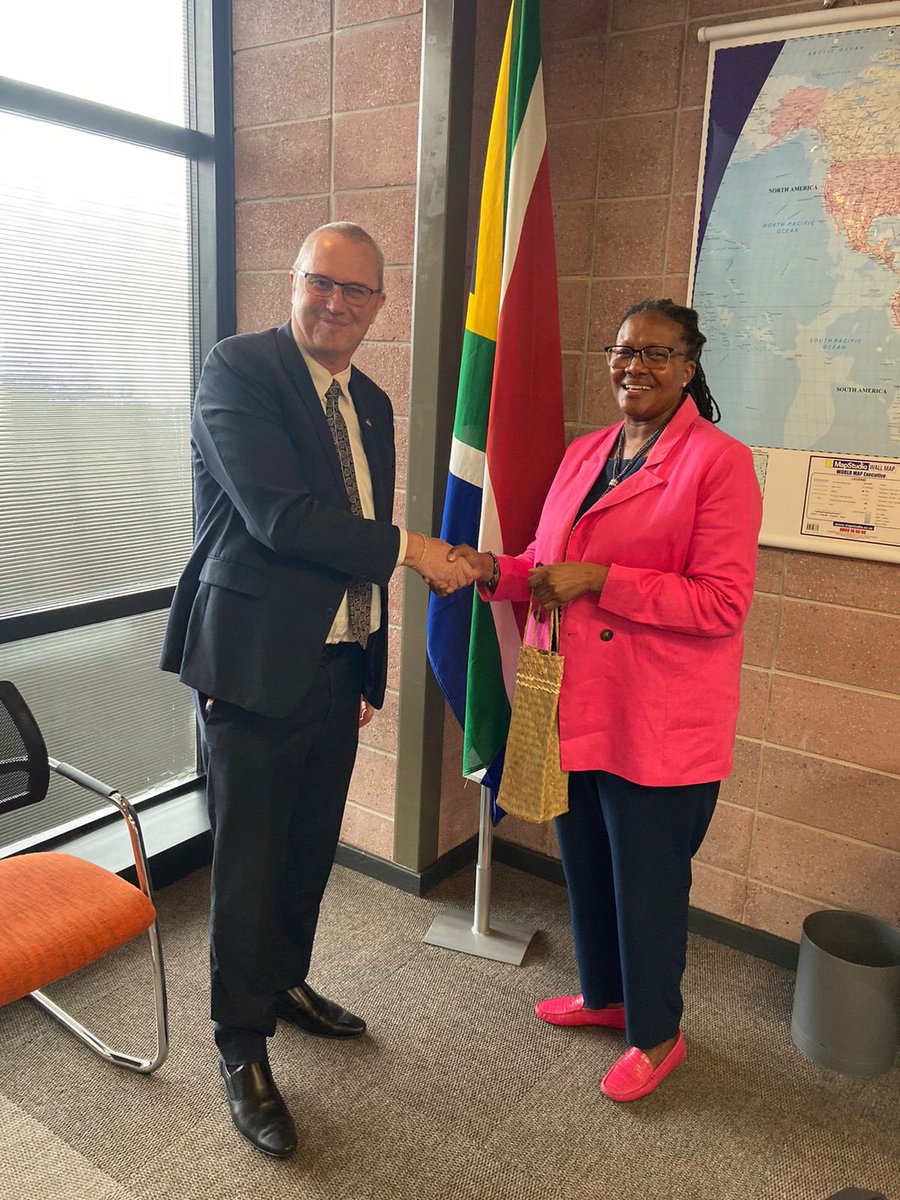 Great meeting with @DIRCO_ZA Acting DDG Asia & Middle East (& former 🇿🇦 High Commissioner to 🇳🇿) Amb Lallie to progress the 🇿🇦&🇳🇿 relationship & discuss the impact of bilateral/multilateral/global issues on our countries. Look forward to working together!