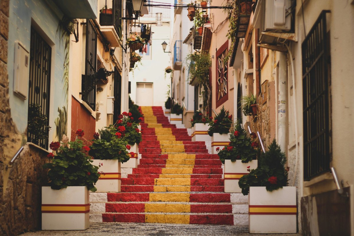 Excited to indulge in some delicious Spanish cuisine this weekend! From paella to tapas, the flavors are sure to impress. Who else is craving a taste of Spain? #SpanishFood #WeekendEats.